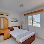 Seaview Escape *