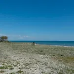 Seaview Escape *
