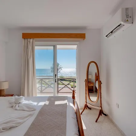 Seaview Escape *
