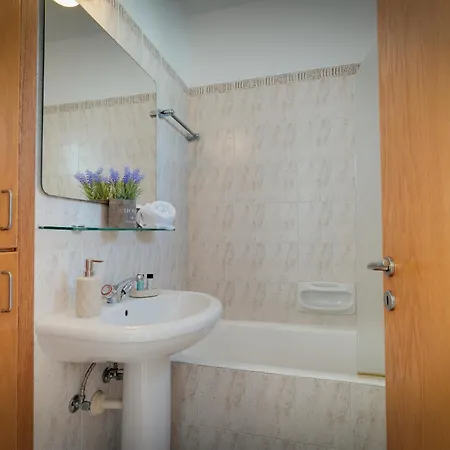 Seaview Escape Meneou